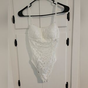 Gilly Hicks White Lace Sultry Open Back Bodysuit Xsmall